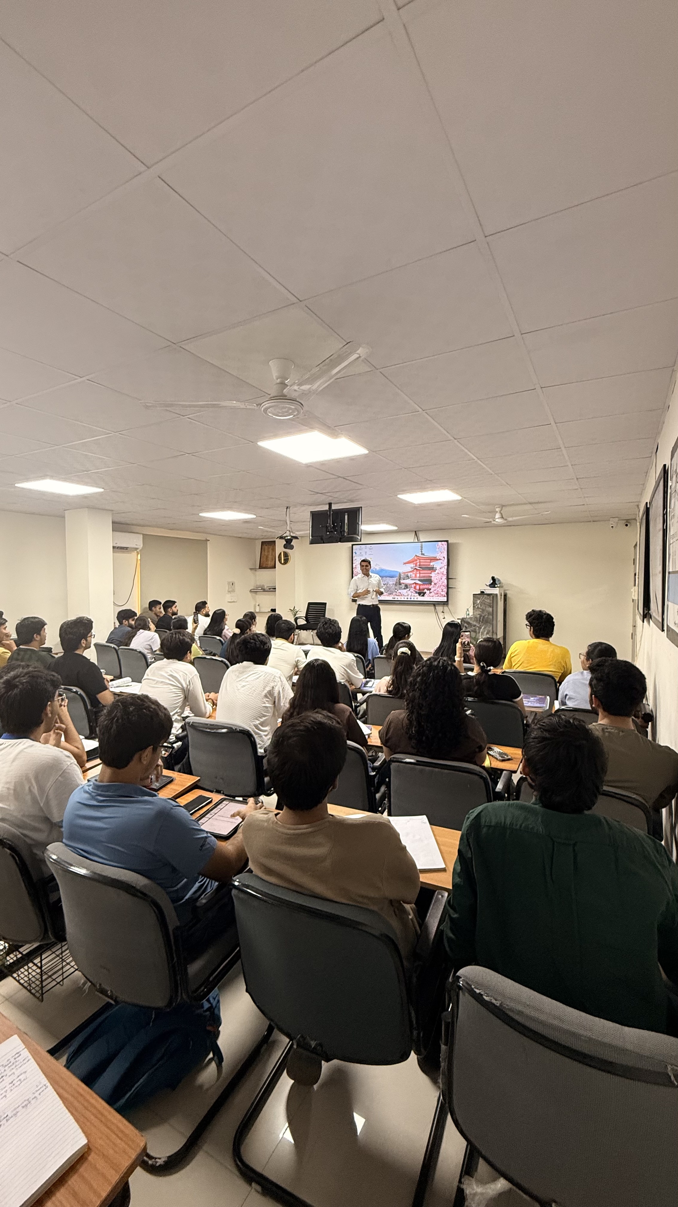 Classes by Capt Mohit Teotia - Ground Classes | Poetic Pilot Academy